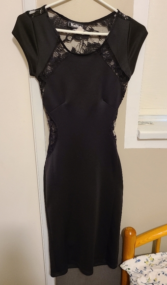 Dress - Picture 1 of 2